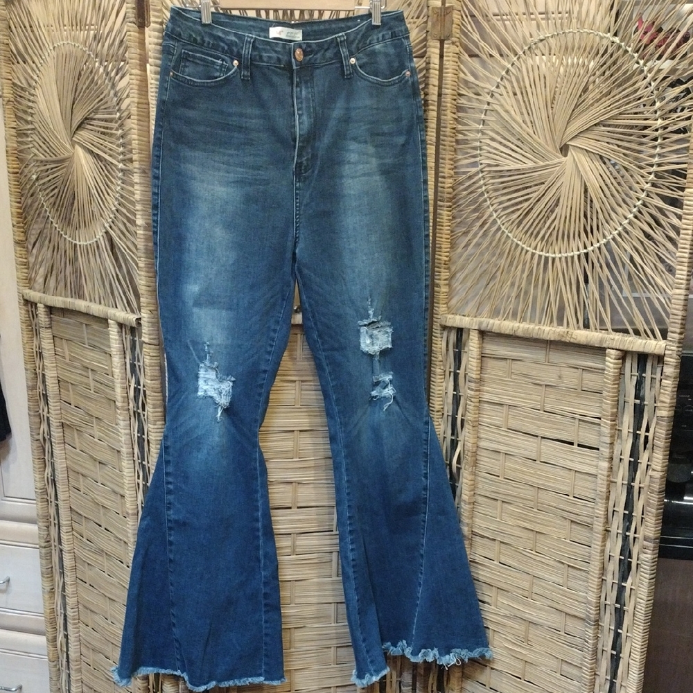 YMI Gigi Fit Flared Bell Jeans
